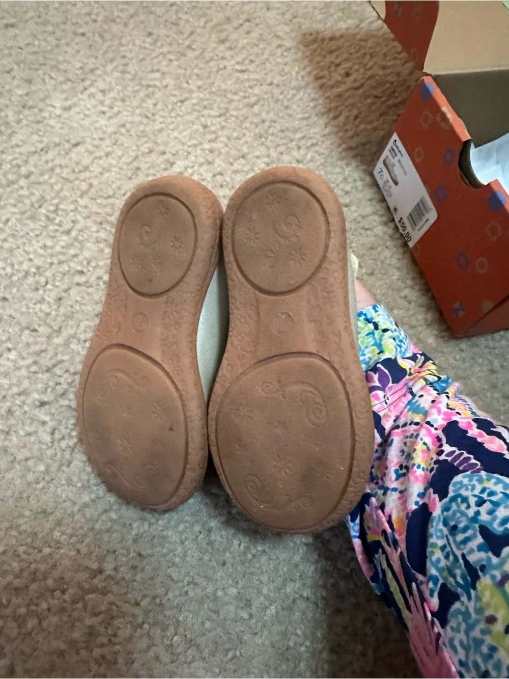 OOMPHIES Amina Gold Mary Jane Shoes Toddler Girl Size 7 EUC